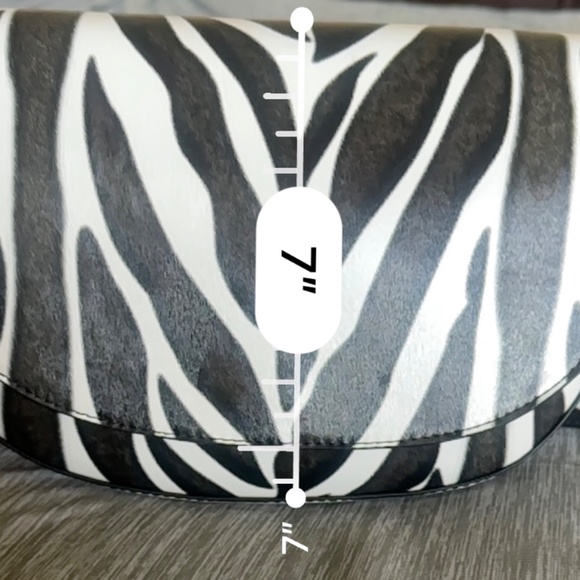 Justfab Zebra Print Shoulder Bag - Picture 6 of 7